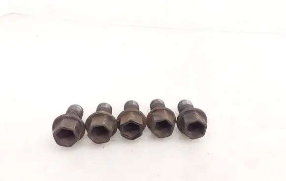 Mercedes-Benz C W205 Nuts/bolts 