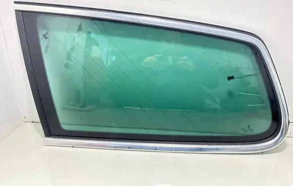 Volkswagen PASSAT B7 Rear side window AS3