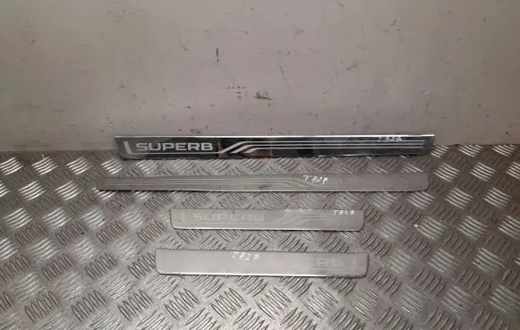 Skoda Superb B8 (3V) Other sill/pillar trim element 3V0853558F