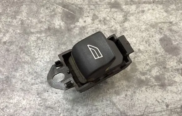 Volvo V70 Electric window control switch D20J4