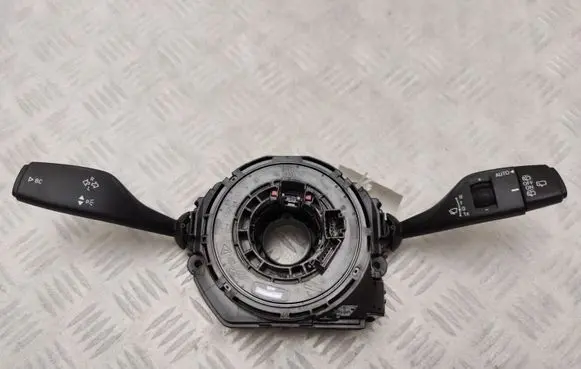 BMW 2 F46 Wiper turn signal indicator stalk/switch 9368597 9305954