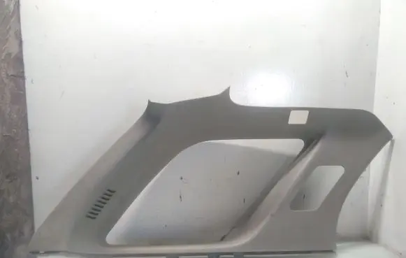 (D)pillar trim (top)