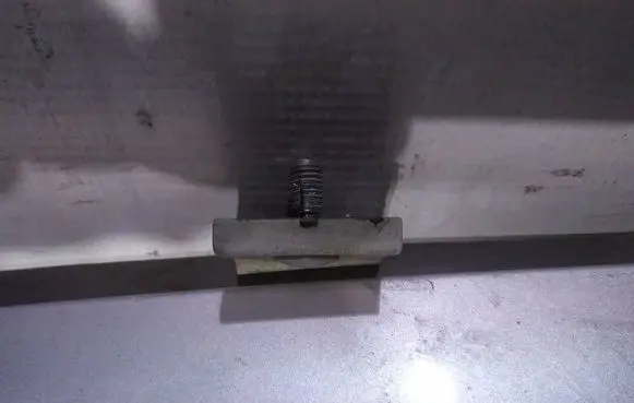 Volkswagen Polo IV 9N3 Tailgate/trunk/boot hinge