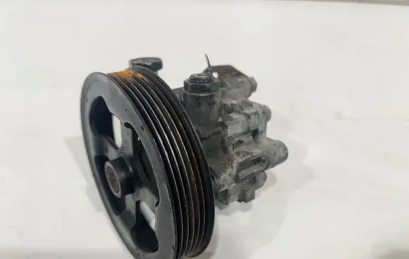 Mitsubishi Outlander Power steering pump