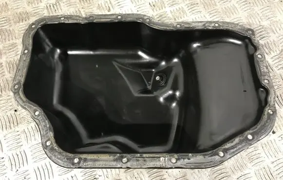 Toyota Corolla Verso AR10 Oil sump 121020R010