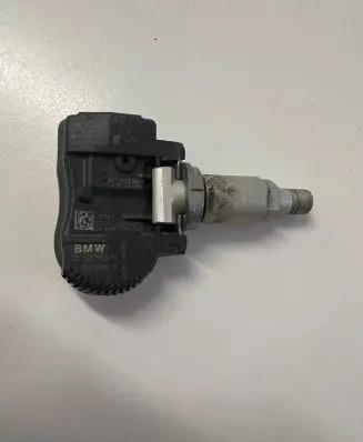 BMW 3 F30 F35 F31 Tire pressure sensor 70735510 3379CD96