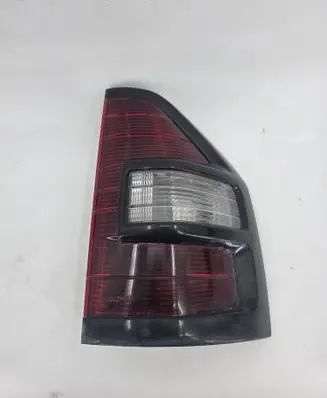 Mitsubishi Pajero Rear/tail lights R1726r