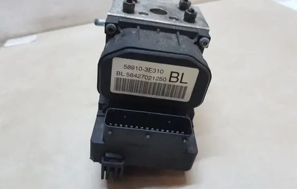 KIA Sorento ABS Pump 589103E310