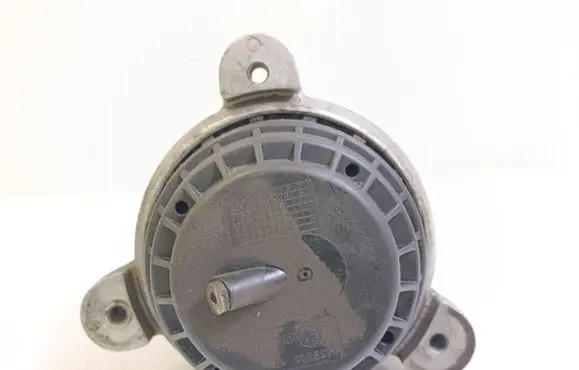 BMW 5 F10 F11 Engine mount bracket 6868304