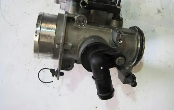 Jaguar XJ SERIE 1 Throttle body valve M4D35H273AA