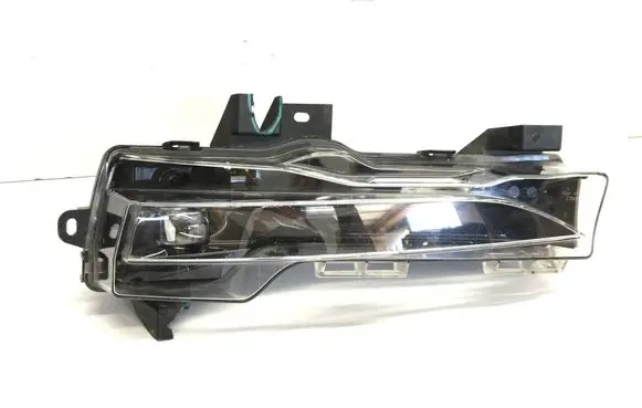 Tesla Model 3 Front fog light 162479700A DC521278A00756 00520