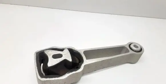 Volvo S60 Engine mount bracket