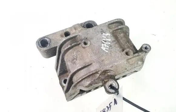 Volkswagen PASSAT B6 Engine mount bracket 1k0199262