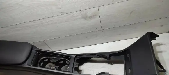 Volvo V40 Center console 31334079