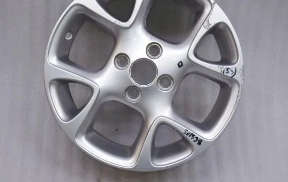 Renault Twingo III R15 alloy rim 