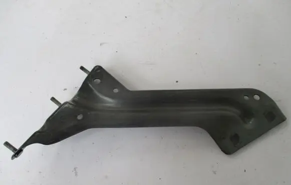 Fender mounting bracket