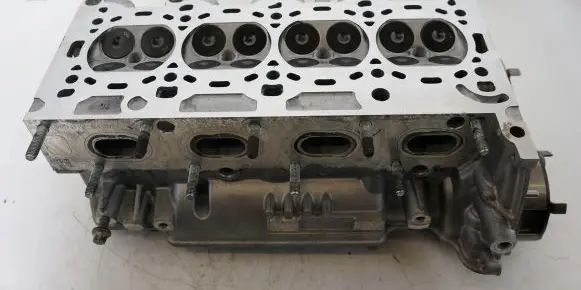 Opel Astra J Engine head 55573668