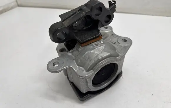 Jaguar E-Pace Engine mount bracket K8D27M121BA