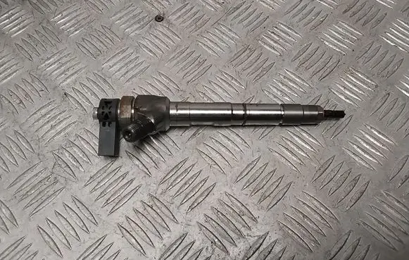 Audi A4 S4 B9 Fuel injector 04L130277AE