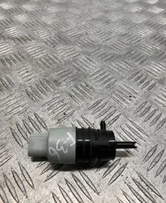 BMW 4 F36 Gran coupe Windscreen/windshield washer pump 7298309