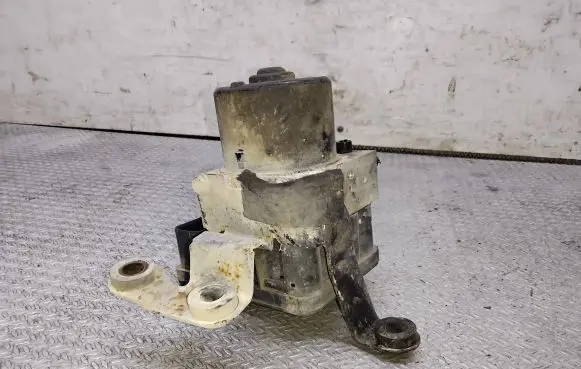 Volkswagen Golf IV ABS Pump 1C0907379E