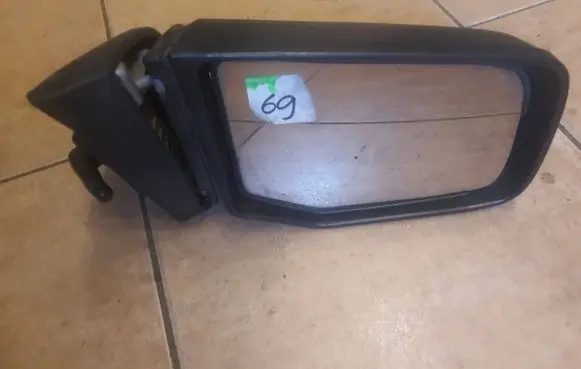 Mazda 929 Front door electric wing mirror E201561 Iki8048
