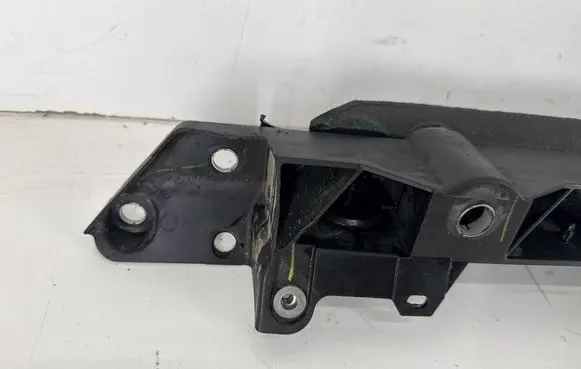 Chrysler Pacifica Radiator support slam panel bracket 68292237AA