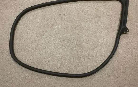 Front door rubber seal