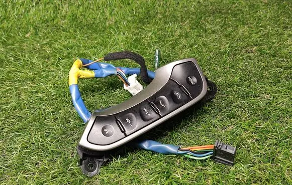 Hyundai Santa Fe Steering wheel buttons/switches 967102B000 967102B010 200008507