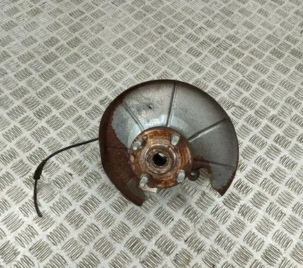 Mazda MX-5 NB Miata Rear wheel hub N06926130