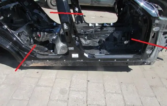 Infiniti Q50 Sill