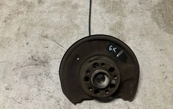 Mercedes-Benz C W204 Rear wheel hub spindle/knuckle 