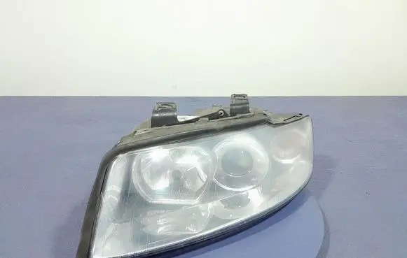Audi A4 S4 B6 8E 8H Headlight/headlamp 