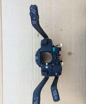 Volkswagen PASSAT B6 Tailgate/trunk/boot open switch 3C9953513S