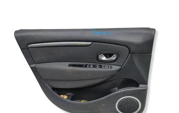Renault Scenic III - Grand scenic III Front door card panel trim 