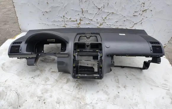 Volkswagen Touran I Dashboard 