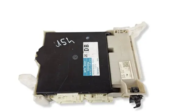 Toyota Yaris Other control units/modules 892210D470 8273052K40