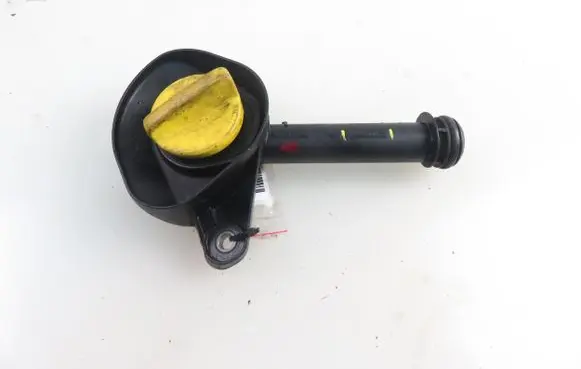 Renault Clio III Oil fill pipe 8200639421A 8200639421