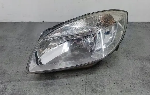 Skoda Fabia Mk2 (5J) Headlight/headlamp
