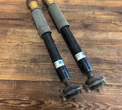 BMW 3 E90 E91 Rear shock absorber with coil spring 33526772916 6772916