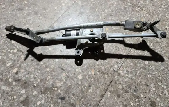 Volvo S60 Front wiper linkage 09151848
