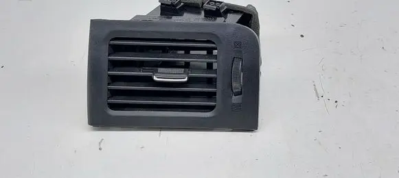 Nissan X-Trail T31 Dashboard side air vent grill/cover trim 68760JG00