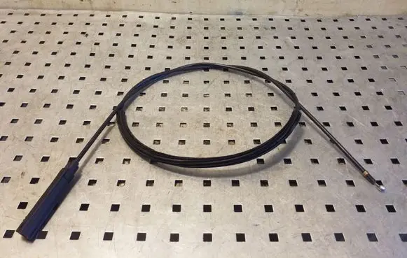 Skoda Yeti (5L) Engine bonnet/hood lock release cable 