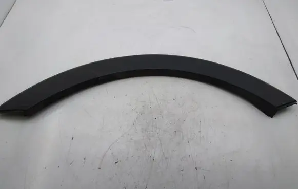 Rear fender molding trim