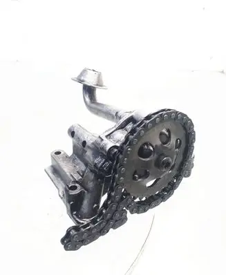 Volkswagen Golf IV Oil pump 06A115121 06A115105