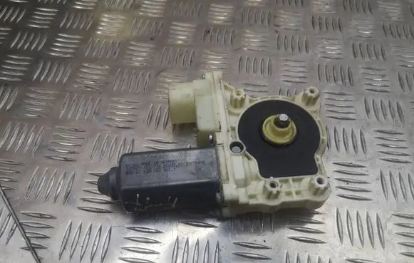 BMW 7 E65 E66 Front door window regulator motor 67623382001