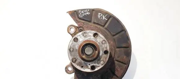 Volkswagen Golf Plus Front wheel hub