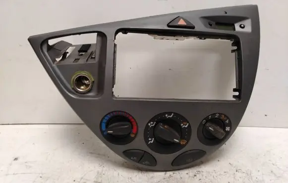 Ford Focus Screen/display/small screen 98AB15000CCW 2F12 B41TA