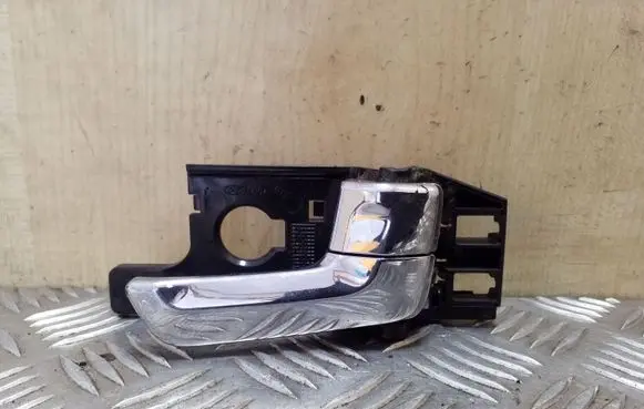 KIA Sportage Front door interior handle 826131F000