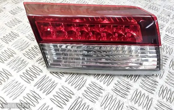 Tailgate rear/tail lights